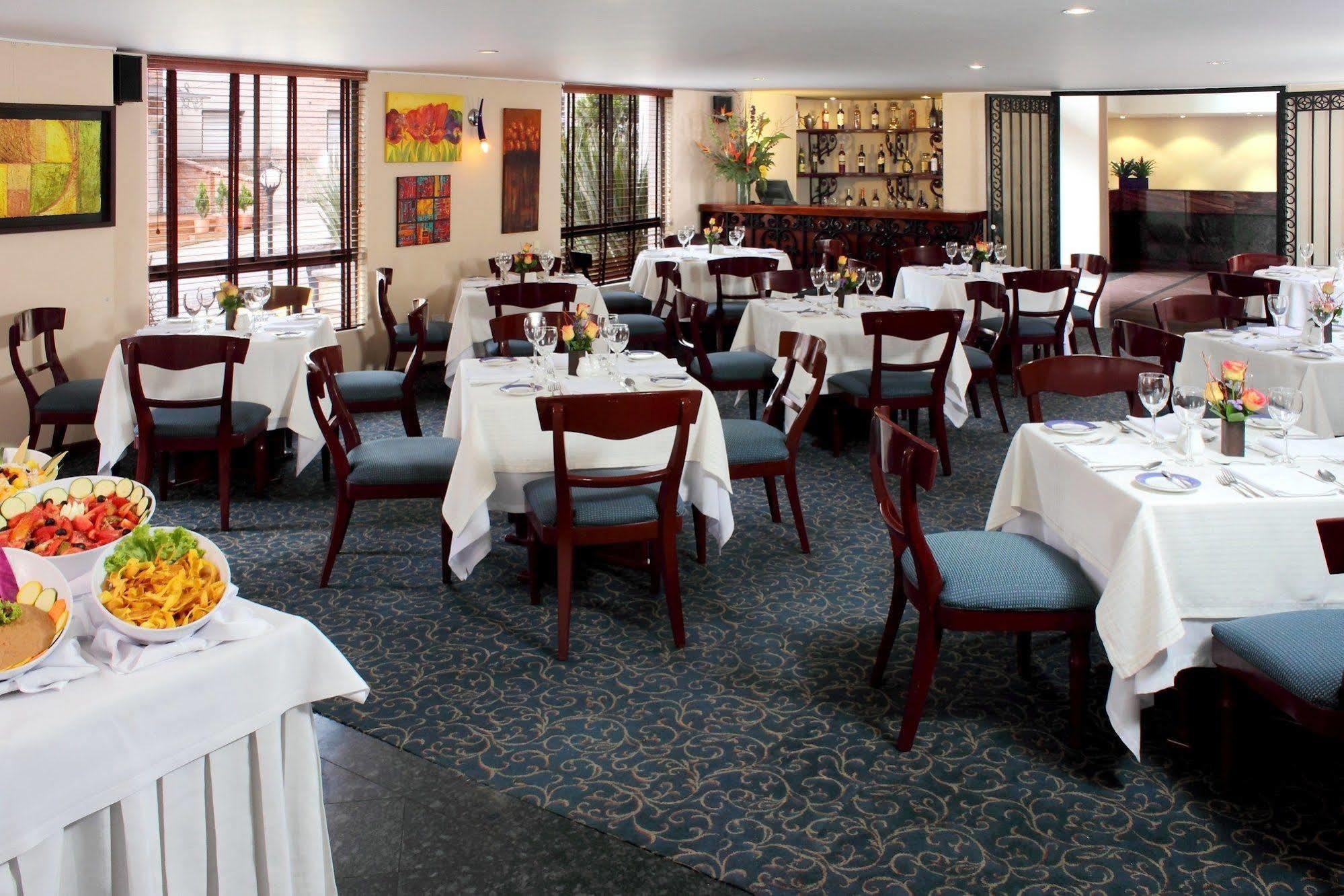 Hotel Estelar Suites Jones Bogota Restaurant foto